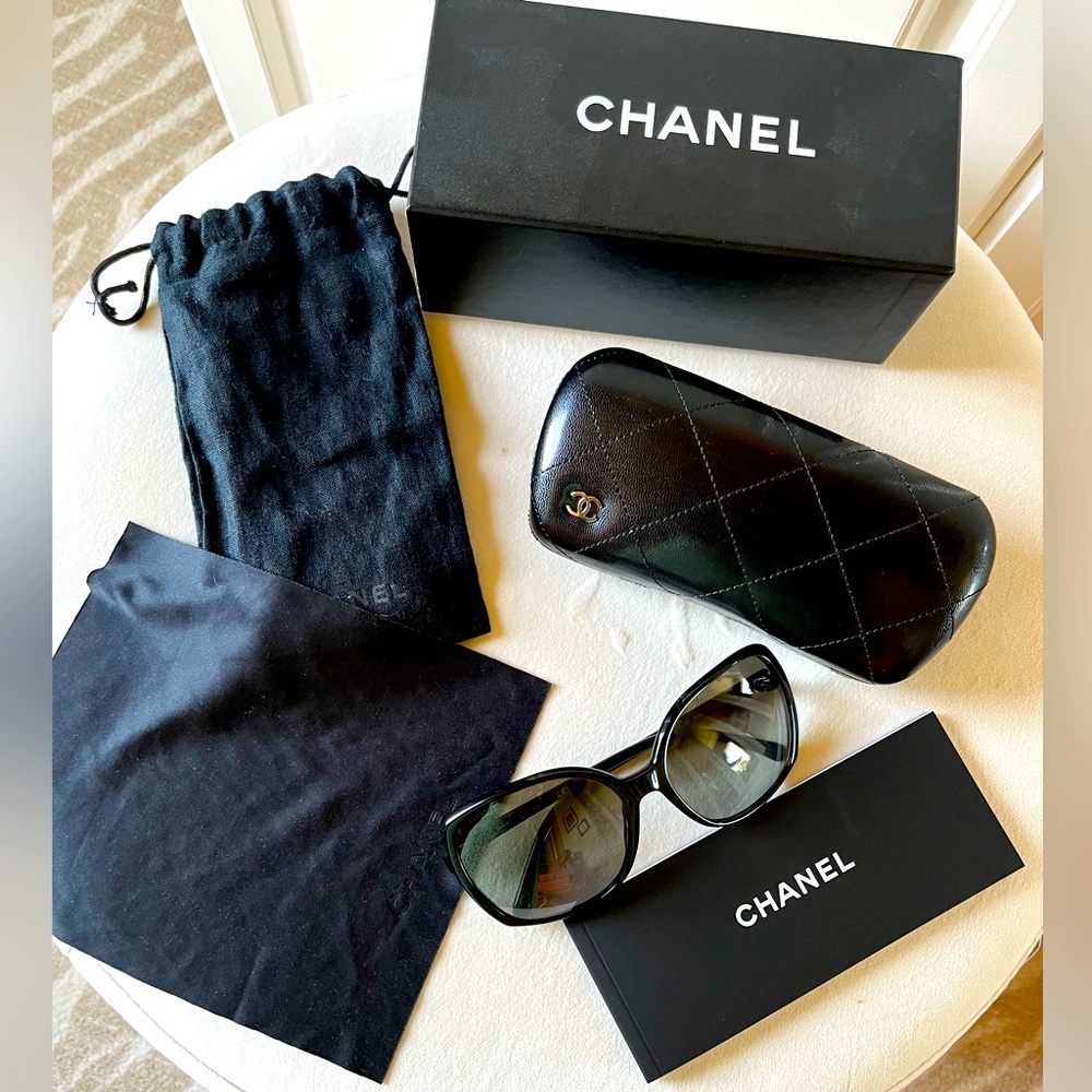 CHANEL sunglasses